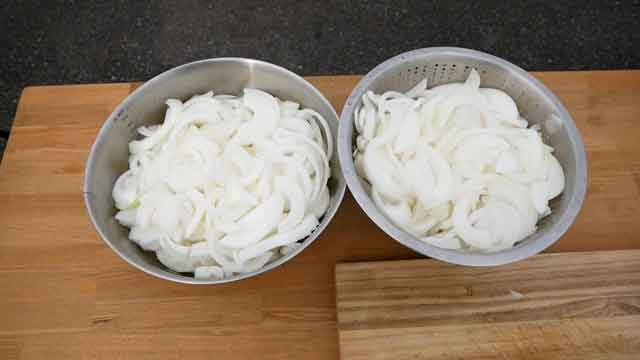 薪ストーブでお肉ゴロゴロチキンカレー