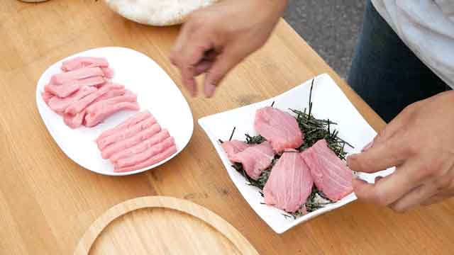 新鮮マグロで、マグロ丼・マグロのステーキ