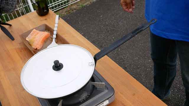 コストコのサーモンで、サーモン丼とサーモンステーキ