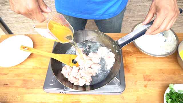 鉄フライパンで簡単親子丼