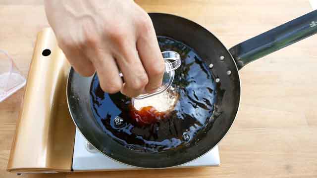 鉄フライパンとコストコ牛ひき肉で、牛肉の簡単そぼろ丼！