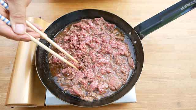 鉄フライパンとコストコ牛ひき肉で、牛肉の簡単そぼろ丼！