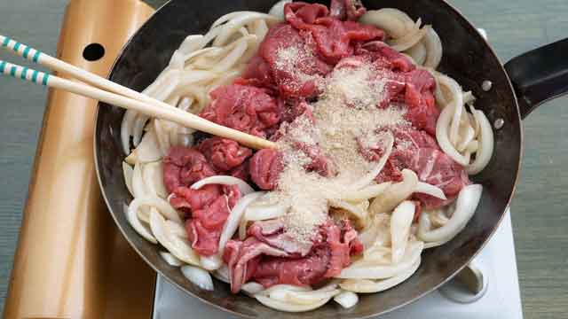 鉄フライパンで、簡単、父ちゃんの牛丼