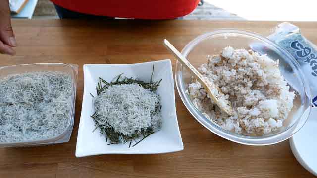 土鍋のふっくらご飯で、しらすっタップリしらす丼！