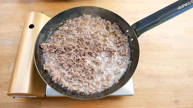 鉄フライパンとコストコ牛ひき肉で、牛肉の簡単そぼろ丼！