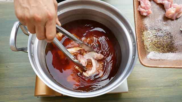 しみる旨味、九条ねぎと鶏もも肉の鶏ねぎ鍋