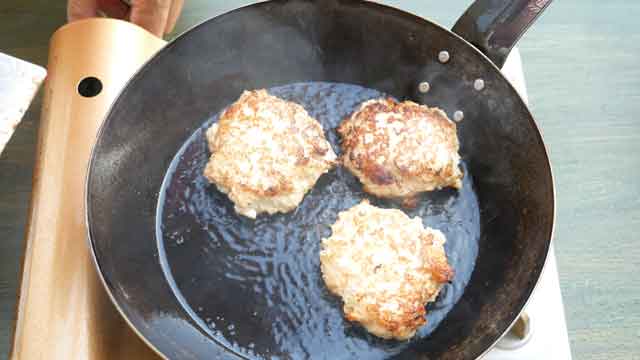 甘辛ダレの、ふっくら焼きつくね