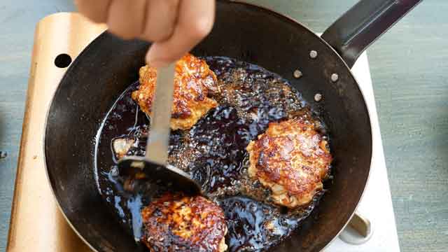 甘辛ダレの、ふっくら焼きつくね